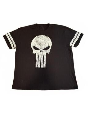 TOP Marvel Punisher Black Graphic T-Shirt with White Stripes on Sleeves